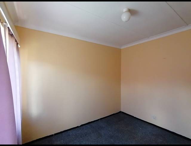 3 BEDROOM FREESTANDING FOR SALE IN STILFONTEIN EXT 4